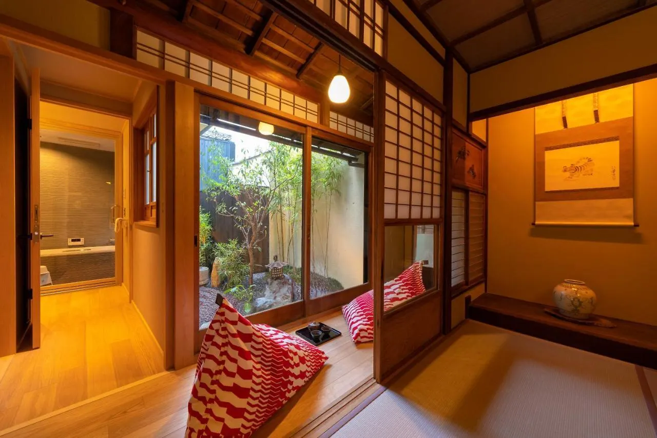 Hotel The Machiya Kamiumeya Kioto 4*,  Japón