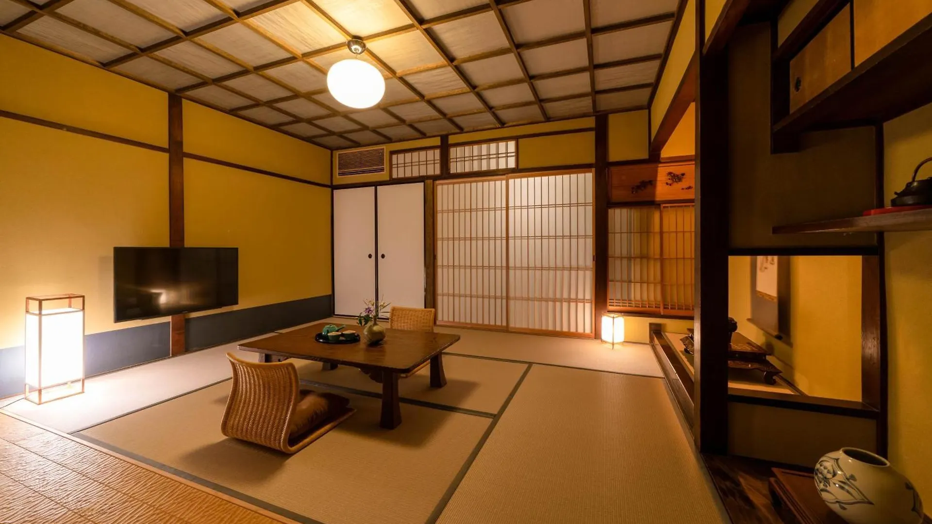 ****  Hotel The Machiya Kamiumeya Kioto Japón